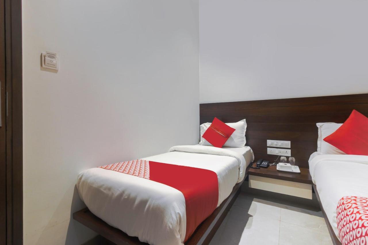Hotel Flora Suites Bombaj Exteriér fotografie