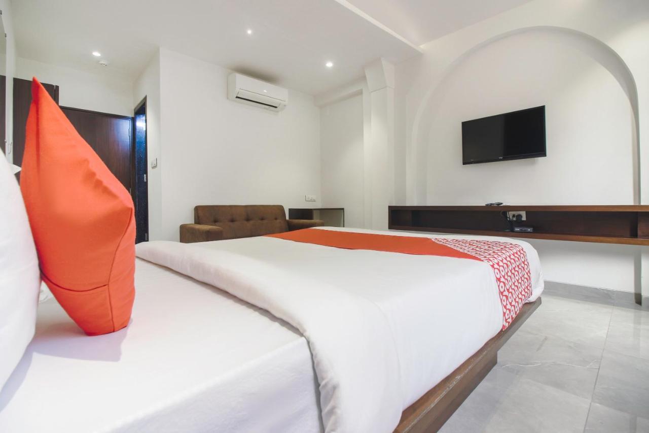 Hotel Flora Suites Bombaj Exteriér fotografie