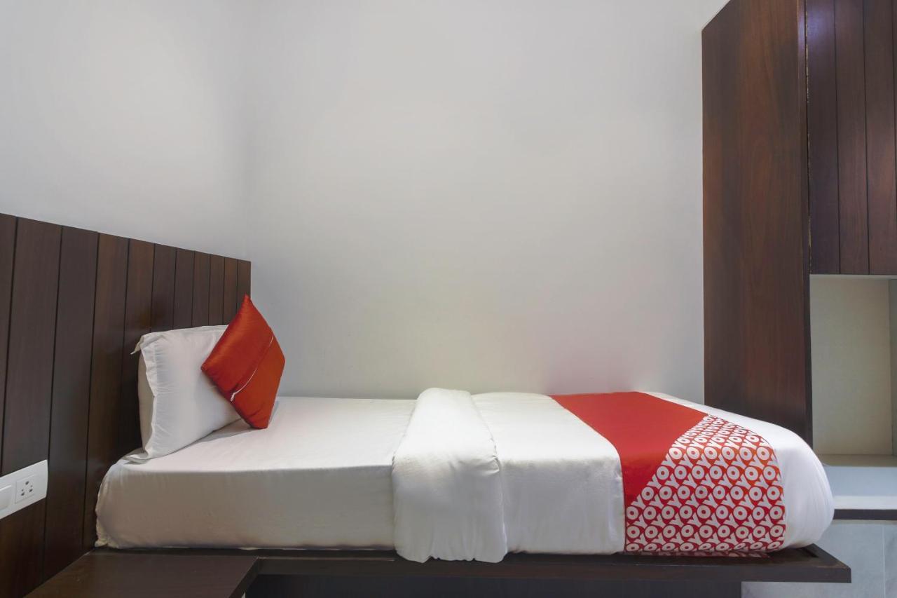 Hotel Flora Suites Bombaj Exteriér fotografie