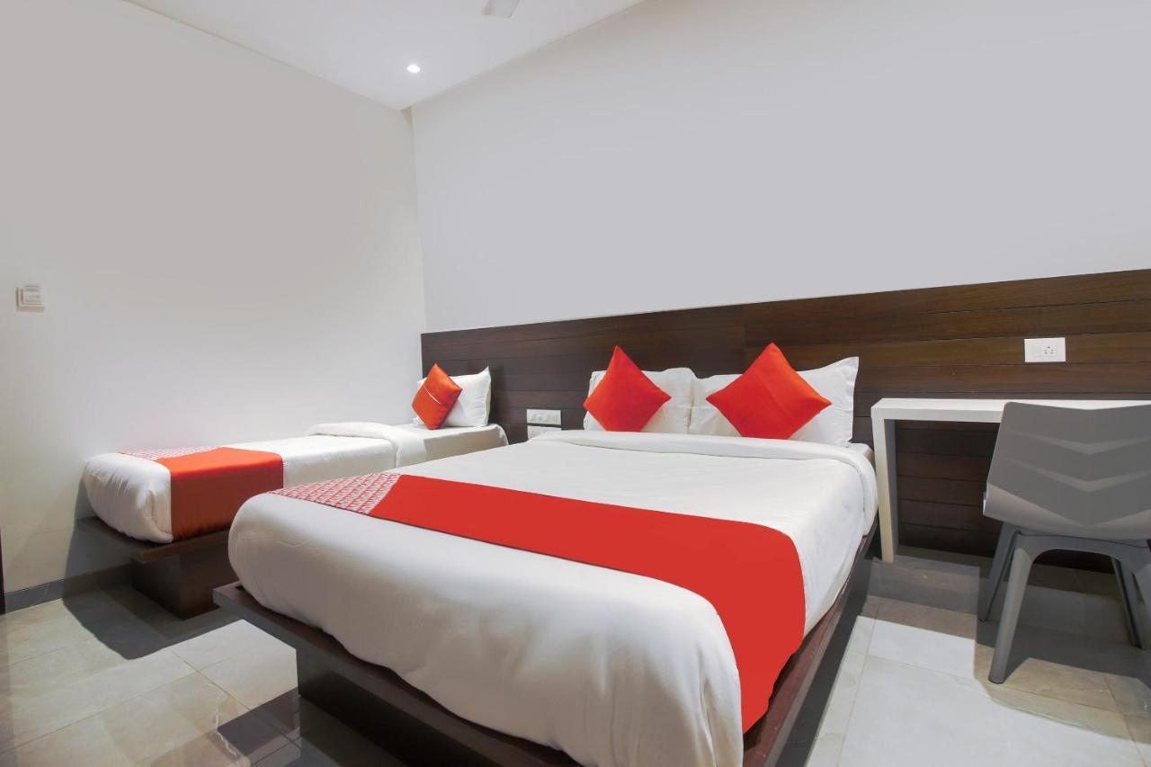 Hotel Flora Suites Bombaj Exteriér fotografie