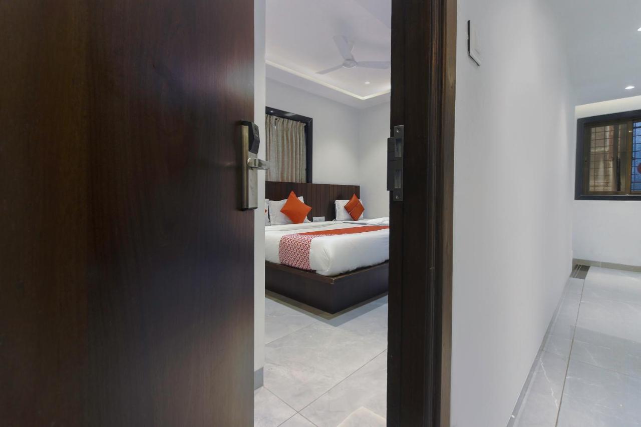 Hotel Flora Suites Bombaj Exteriér fotografie