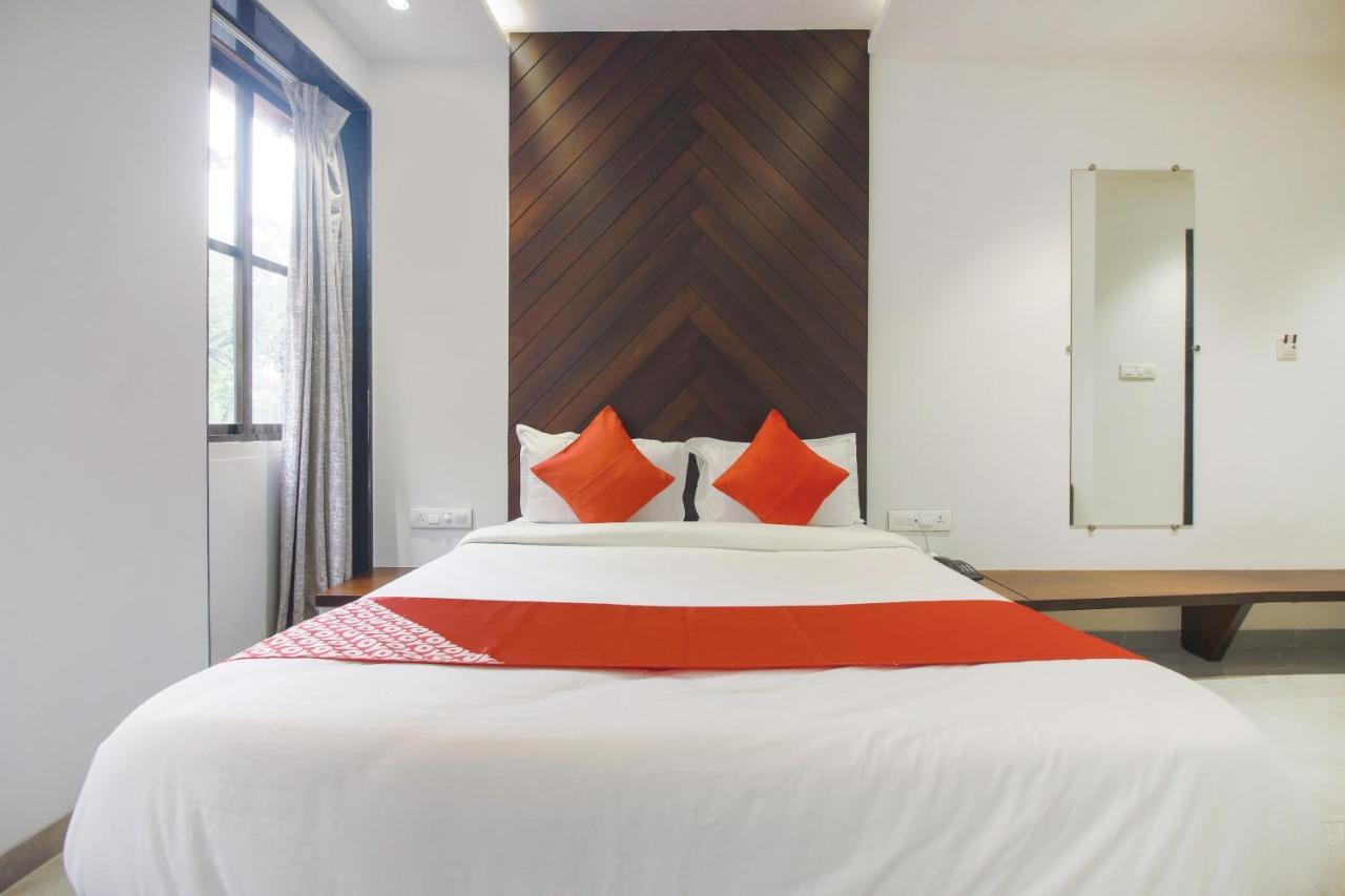 Hotel Flora Suites Bombaj Exteriér fotografie