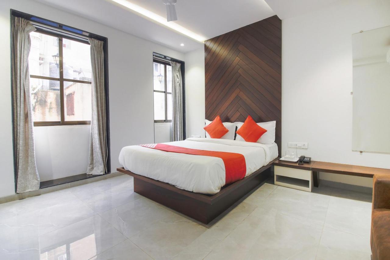 Hotel Flora Suites Bombaj Exteriér fotografie